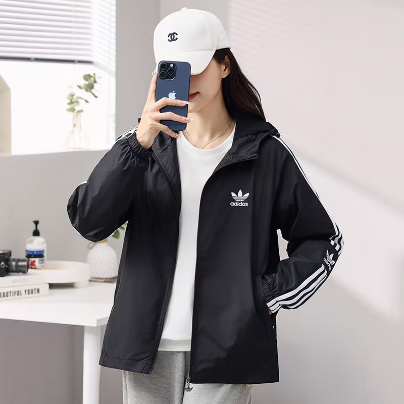 Adidas/阿迪达斯刺绣标男女同款连帽薄款运动休闲风衣外套