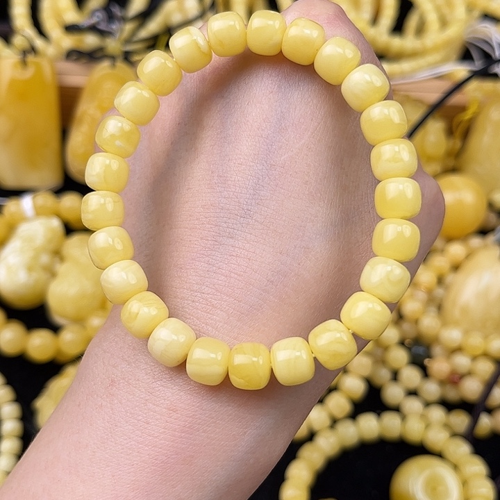 琥珀未镶嵌颈饰琥珀