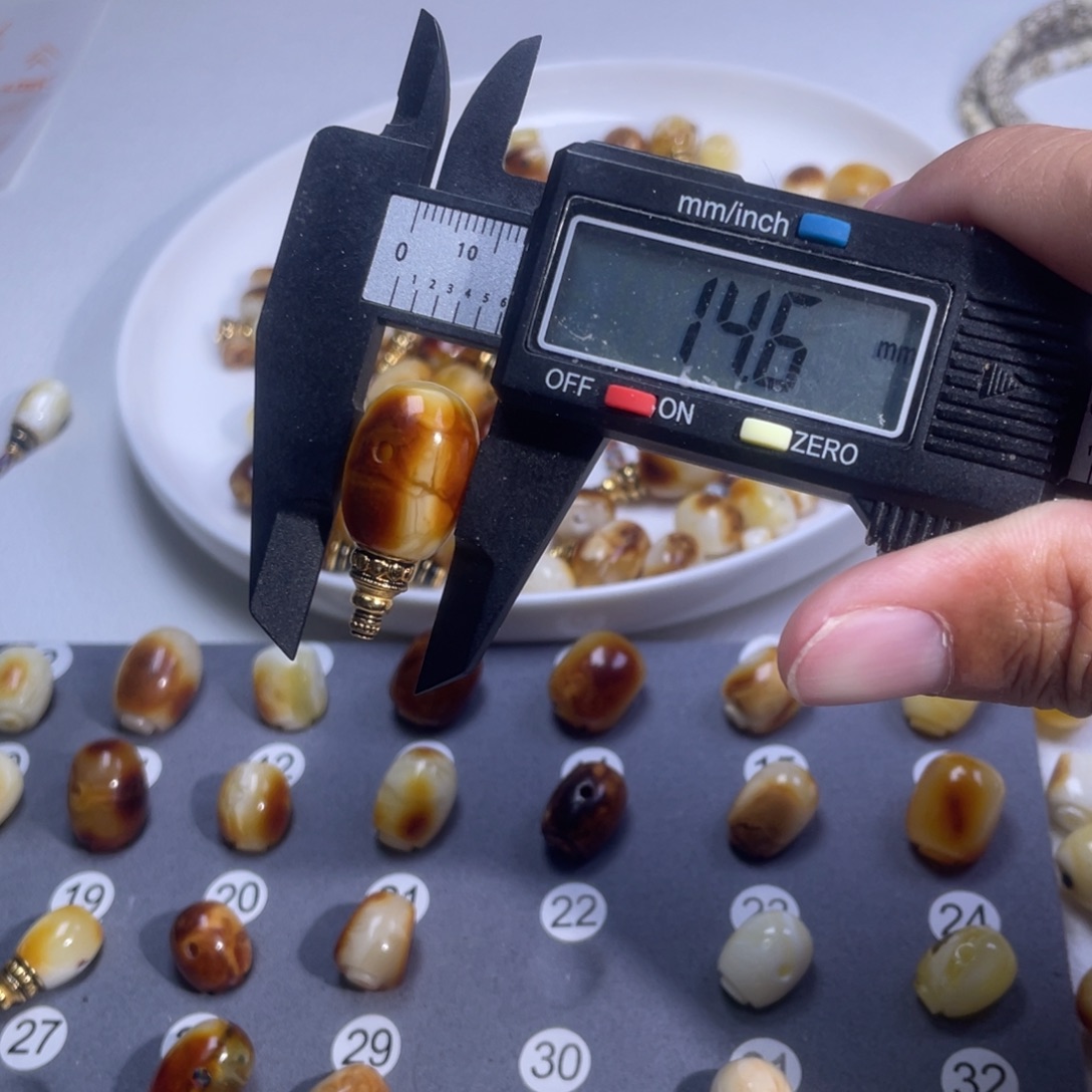 琥珀未镶嵌裸石蜜蜡