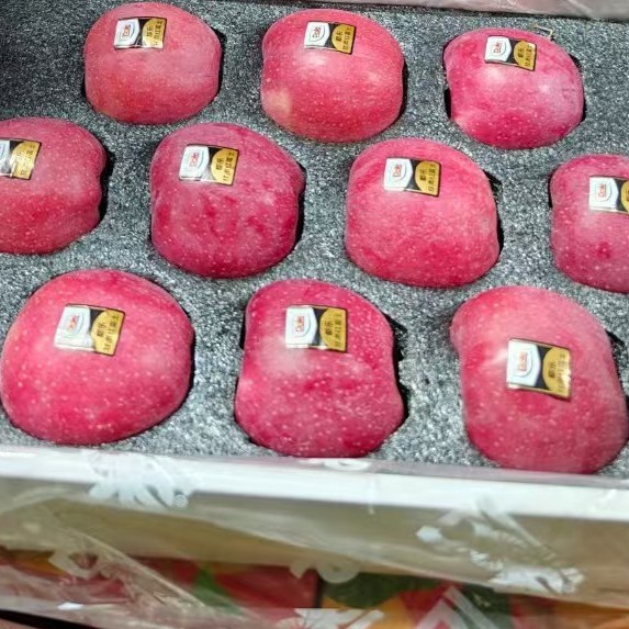 dl金标富士。带箱8.5斤