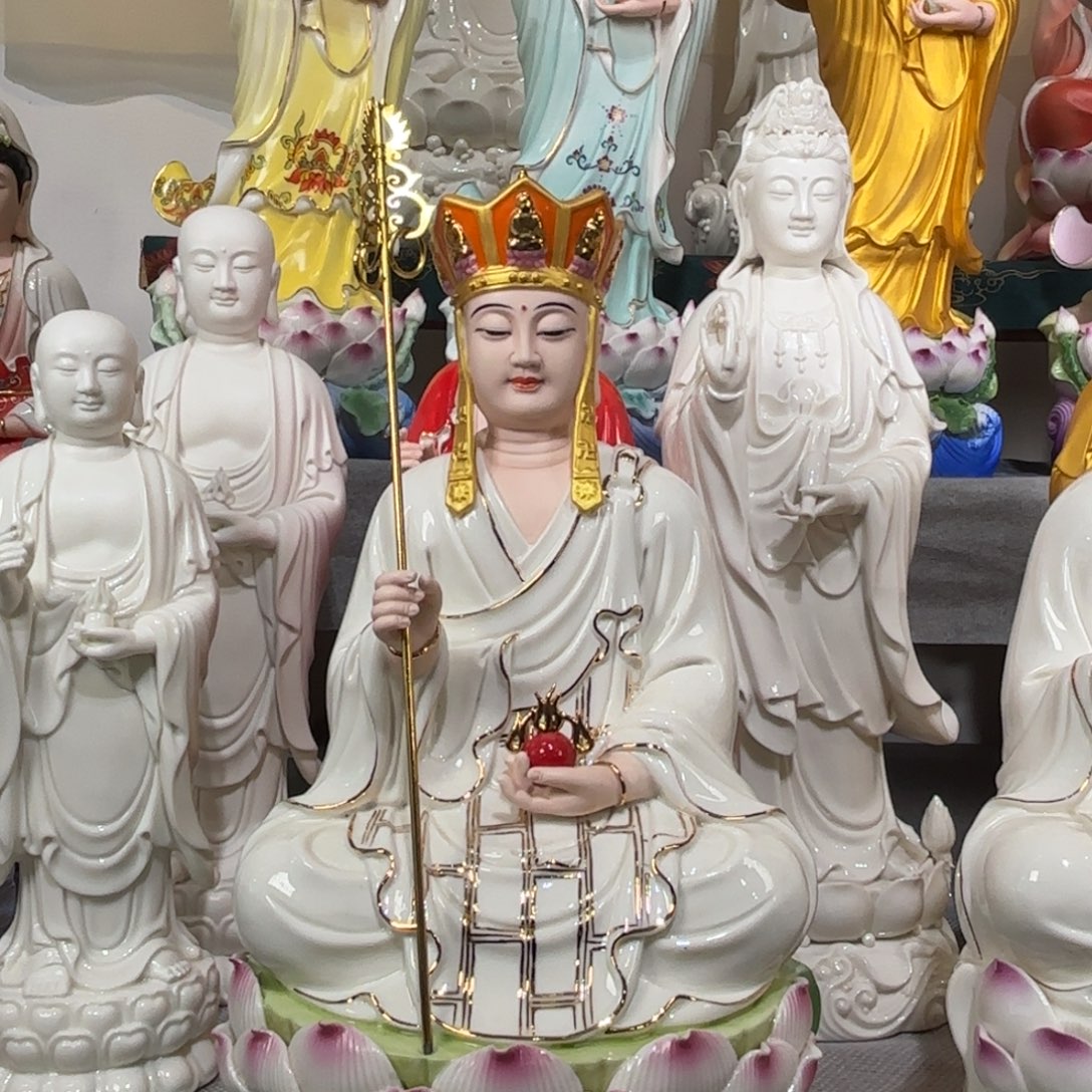 泥塑地老师1111111