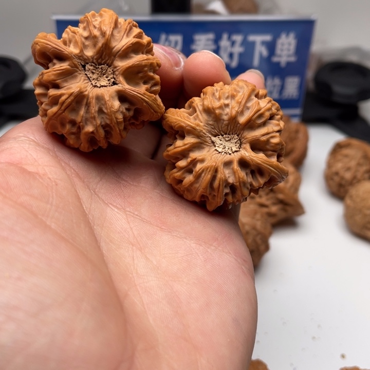 快***克大叶紫檀（黑酸枝木类）龙门大涧