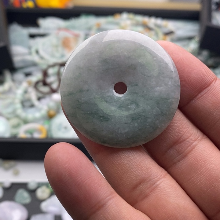 小****翡翠未镶嵌吊坠(不含链)