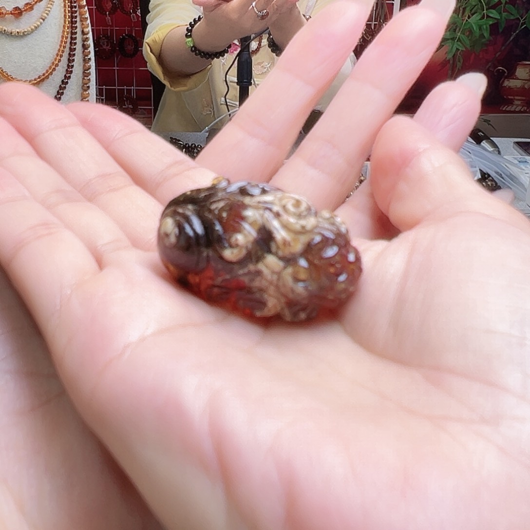 琥珀裸石未镶嵌无*抚顺琥珀貔貅