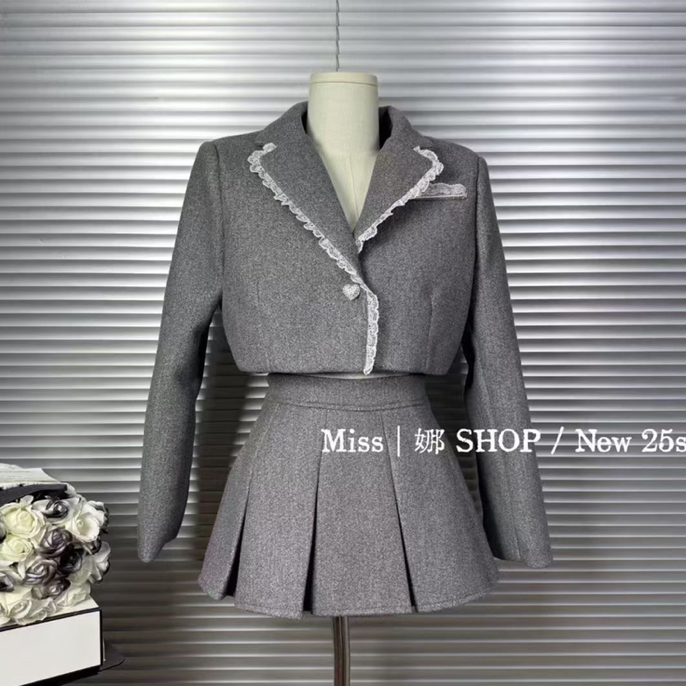 蕾丝拼接呢料棉里短西装外套小众新款西服百