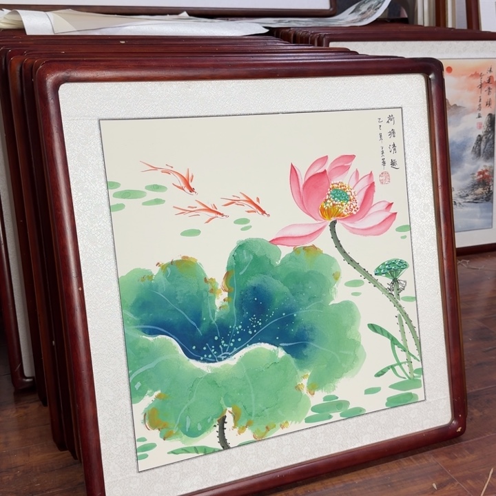 郭***虹国画带框发货尺寸63*63厘米