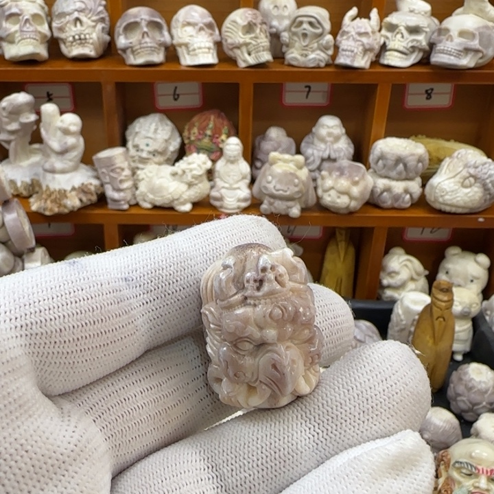 嘻****非金属配饰鹿角雕刻大鹏鸟