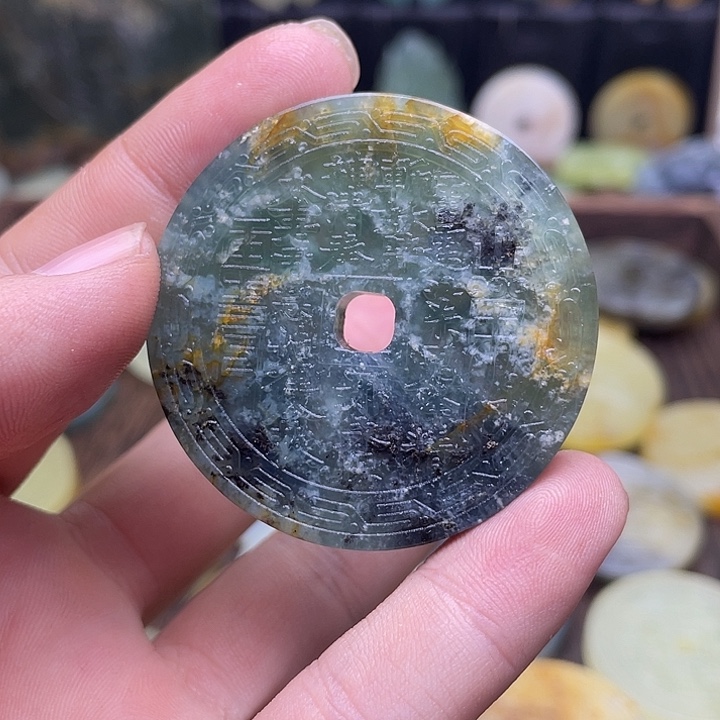 蛇纹石玉挂件未镶嵌梦****?