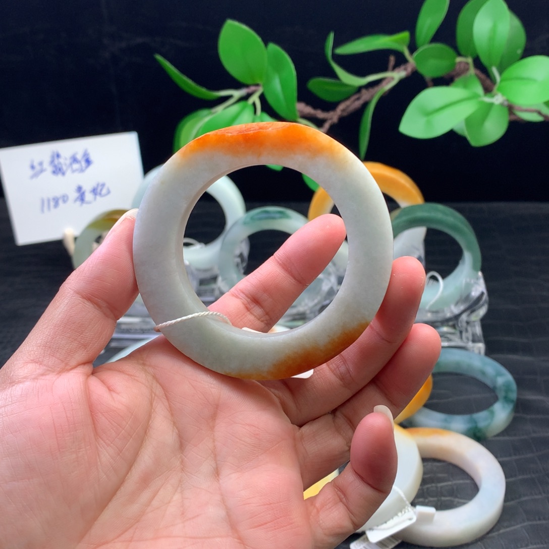 定制翡翠未镶嵌手镯
