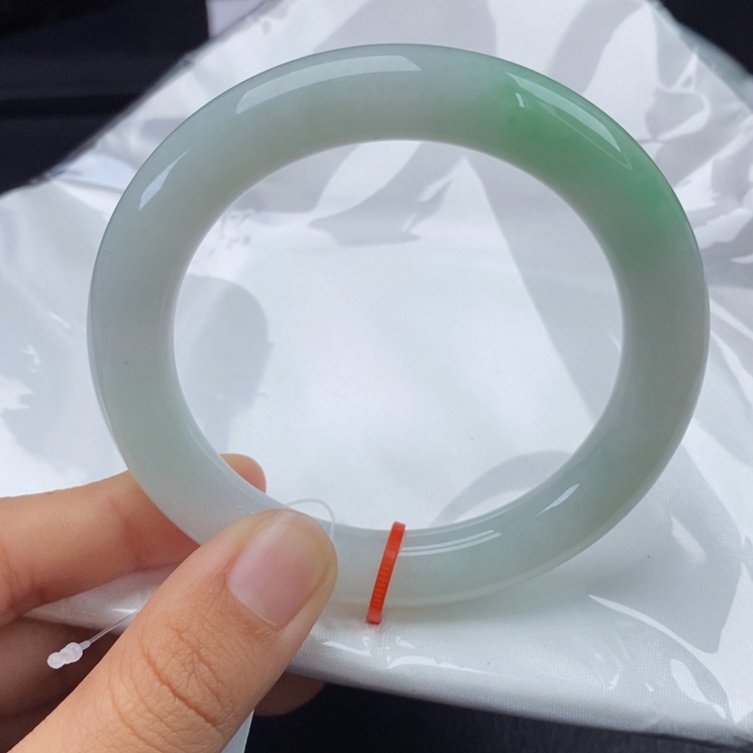 翡翠手镯（圆镯）未镶嵌
