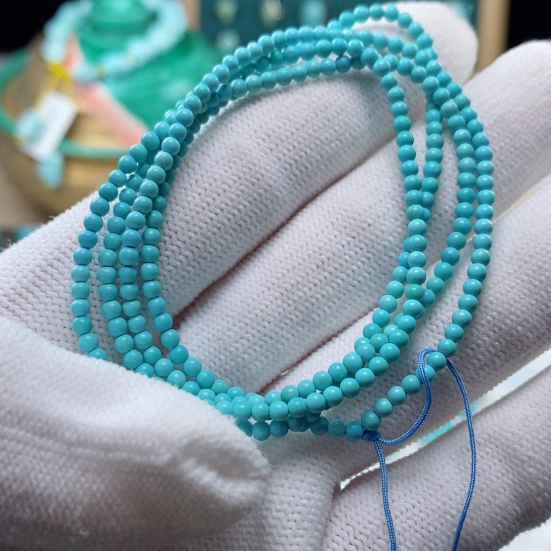 绿松石颈饰未镶嵌贝*