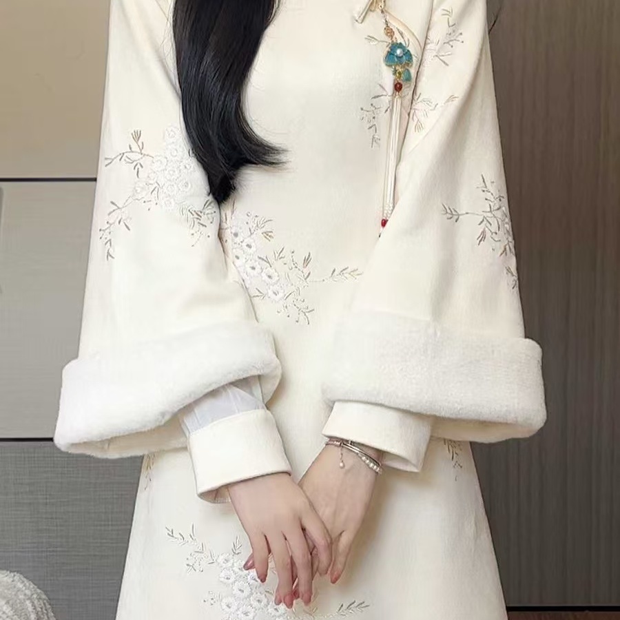 07国风新款日常减龄款改良新中式气质高端复古遮肉连衣裙女