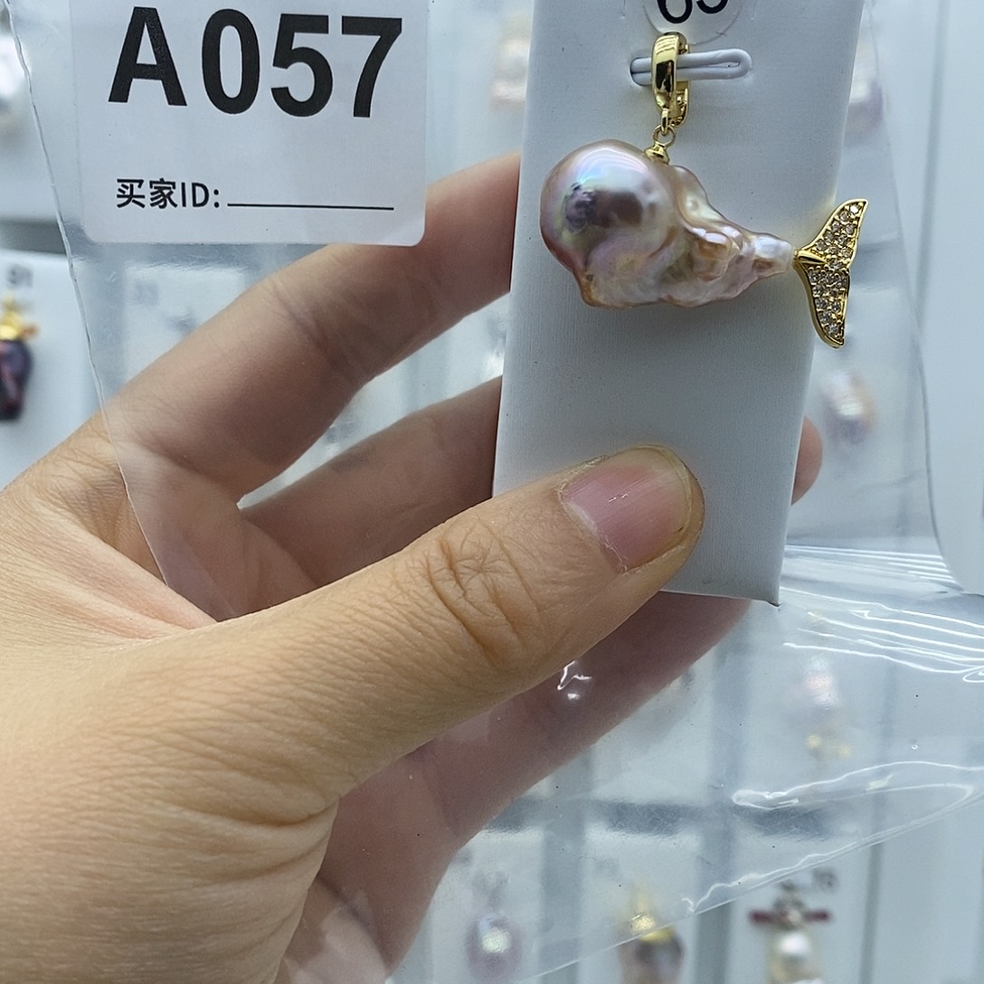 钛钢淡水珍珠颈饰