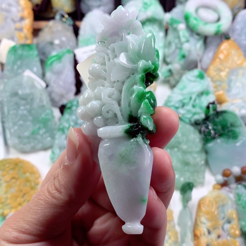 【闪购商品】翡翠吊坠(不含链)未镶嵌