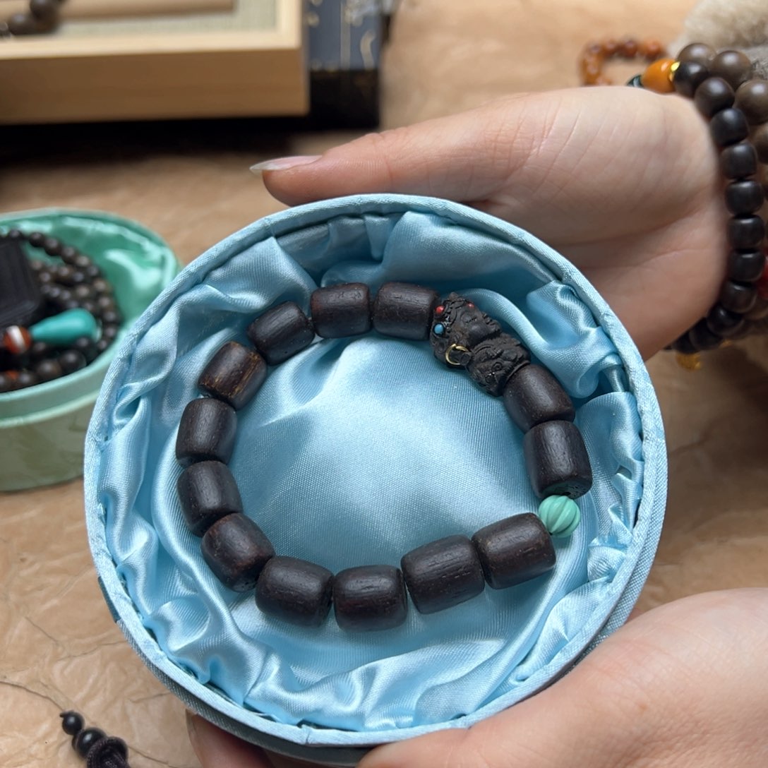 大叶紫檀（黑酸枝木类）