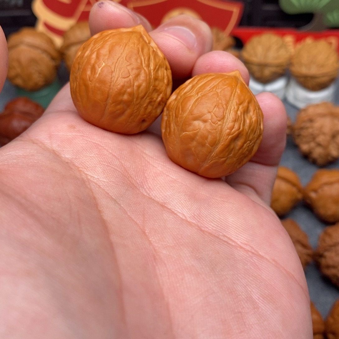 文玩核桃把件龙珠