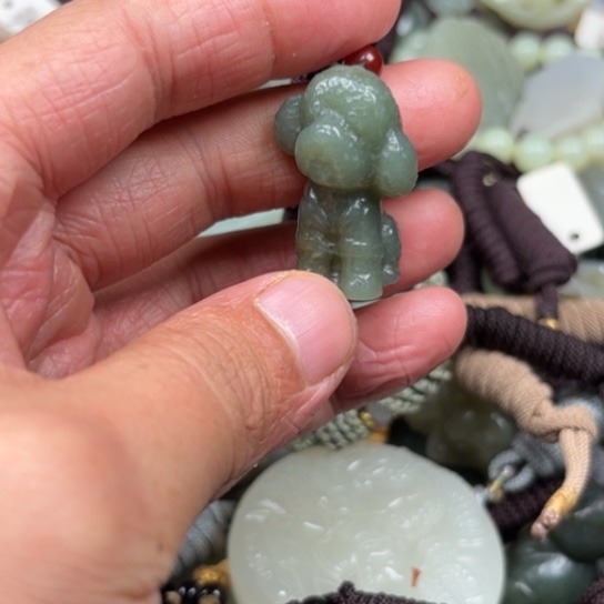 和田玉吊坠未镶嵌