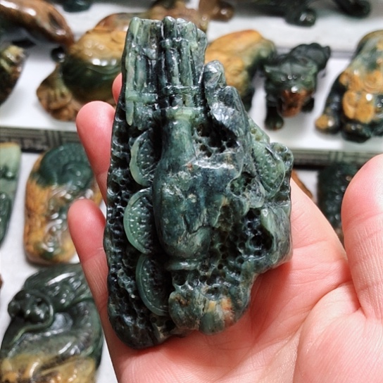 岫岩河磨玉（透闪石质玉）把件未镶嵌