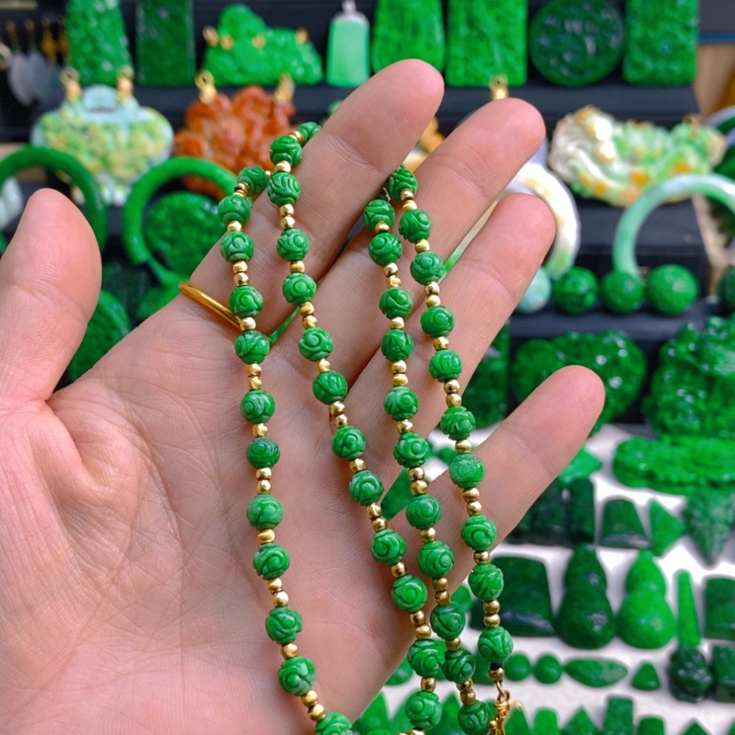 【闪购商品】翡翠未镶嵌颈饰阳绿单珠颈链