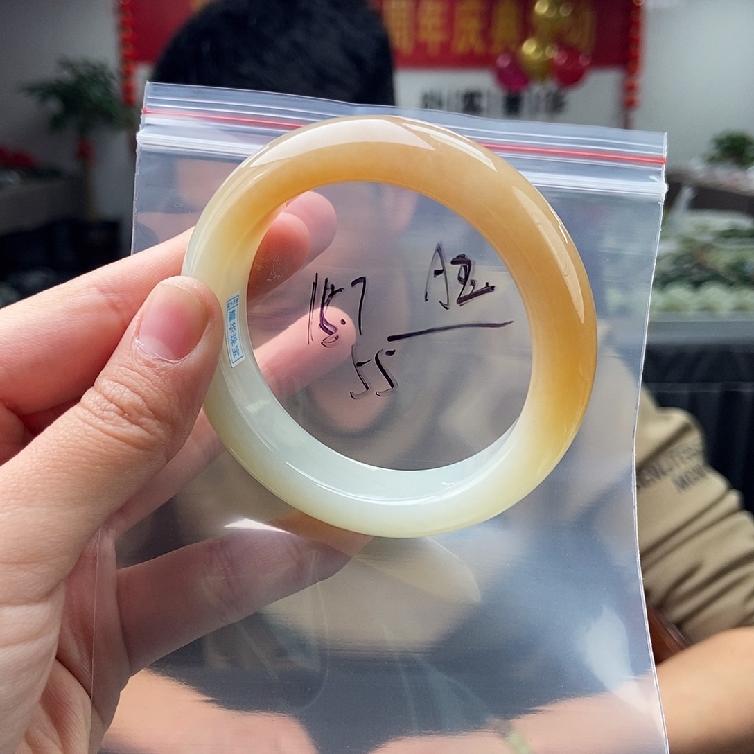 和田玉颜色多样性发拍一发一未镶嵌