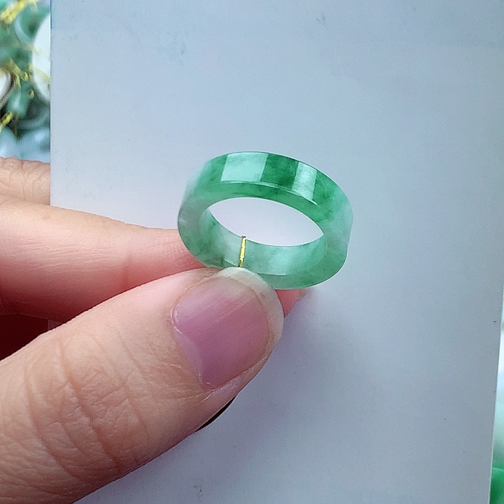 翡翠未镶嵌戒指8.9号