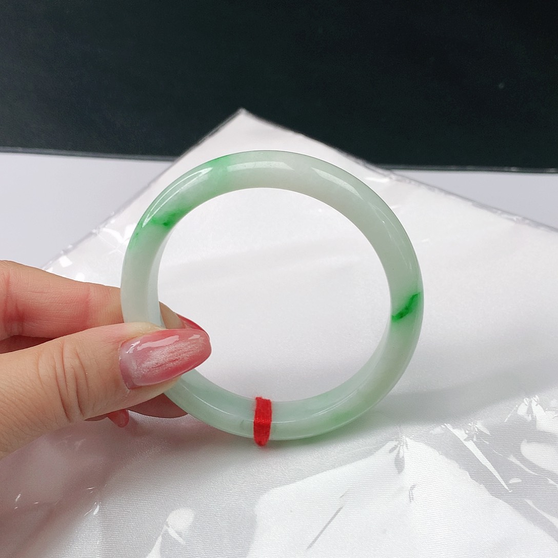 翡翠手镯未镶嵌翡翠343