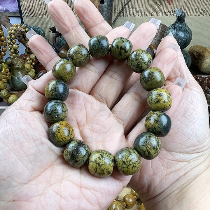 岫岩河磨玉（透闪石质玉）手串未镶嵌6*呀