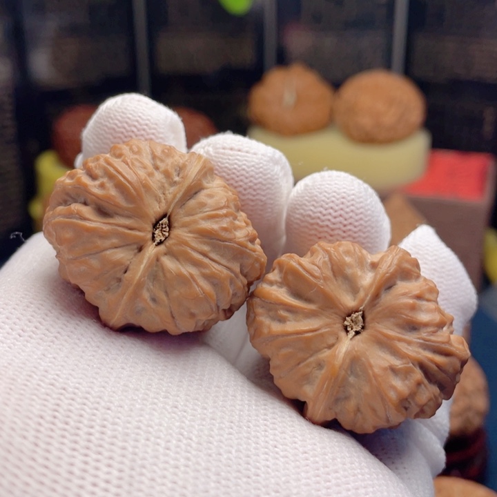 文玩核桃吊坠34门头沟元宝