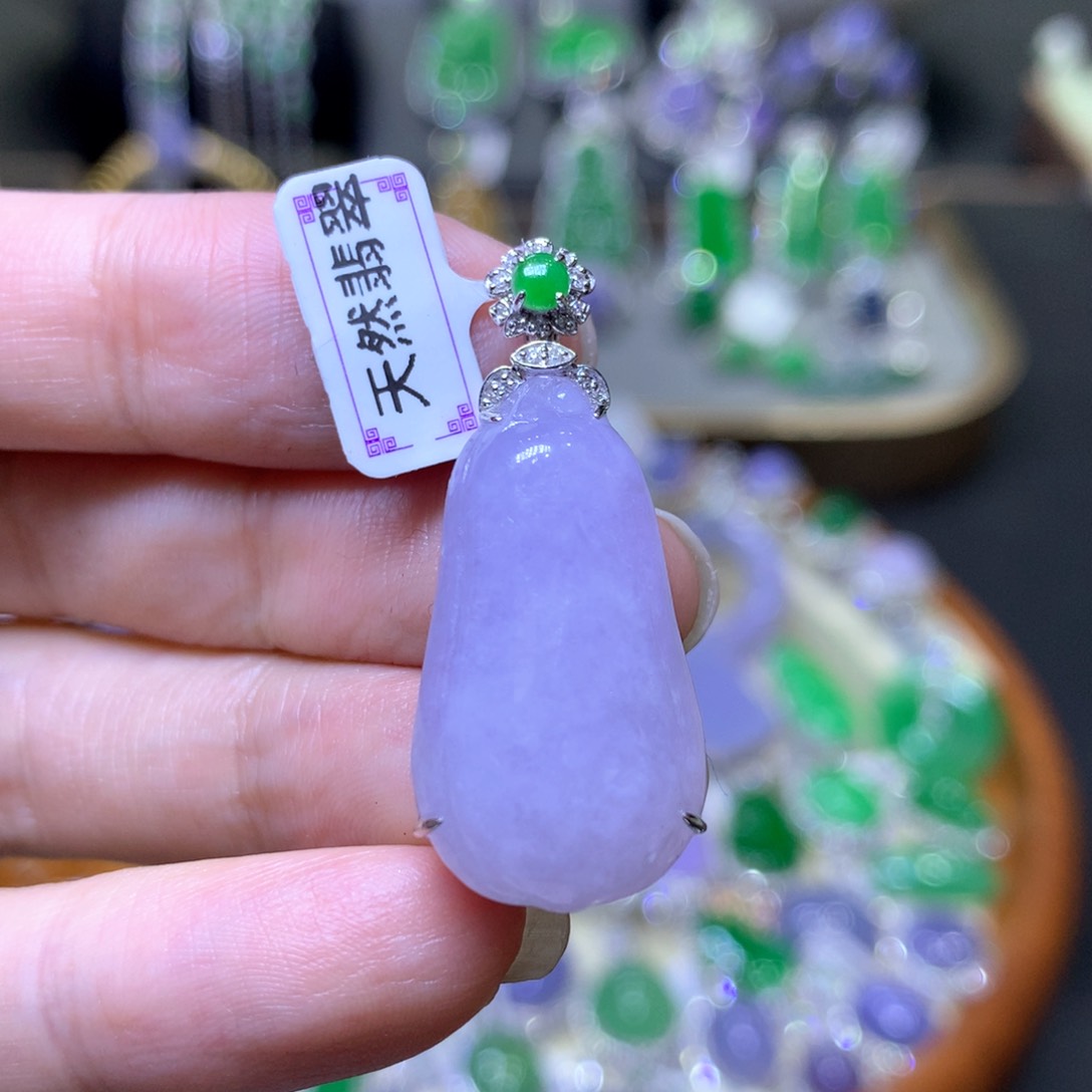 【闪购商品】翡翠颈饰18K金镶嵌翡翠吊坠项链