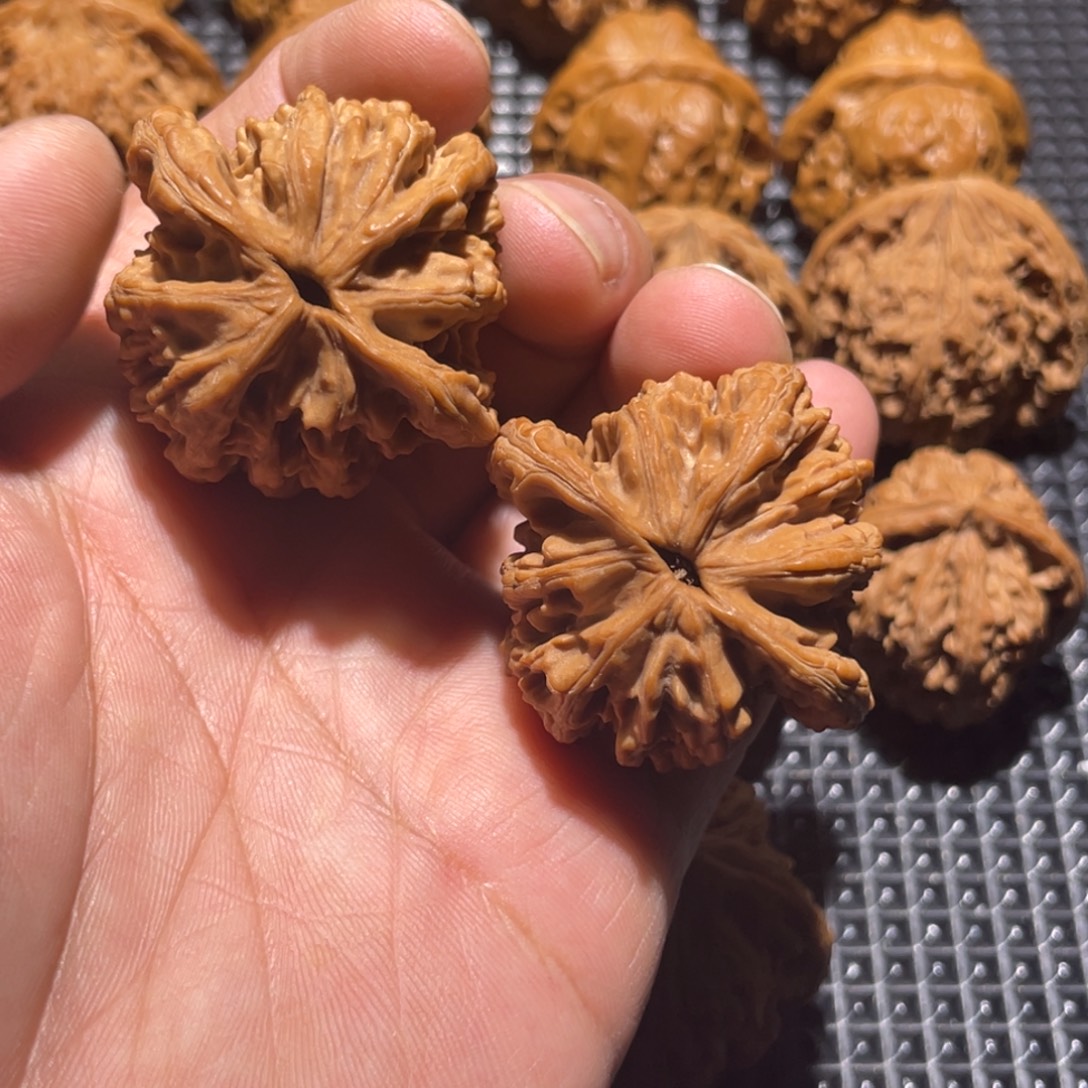 吴***帅核桃42虎头全品老树