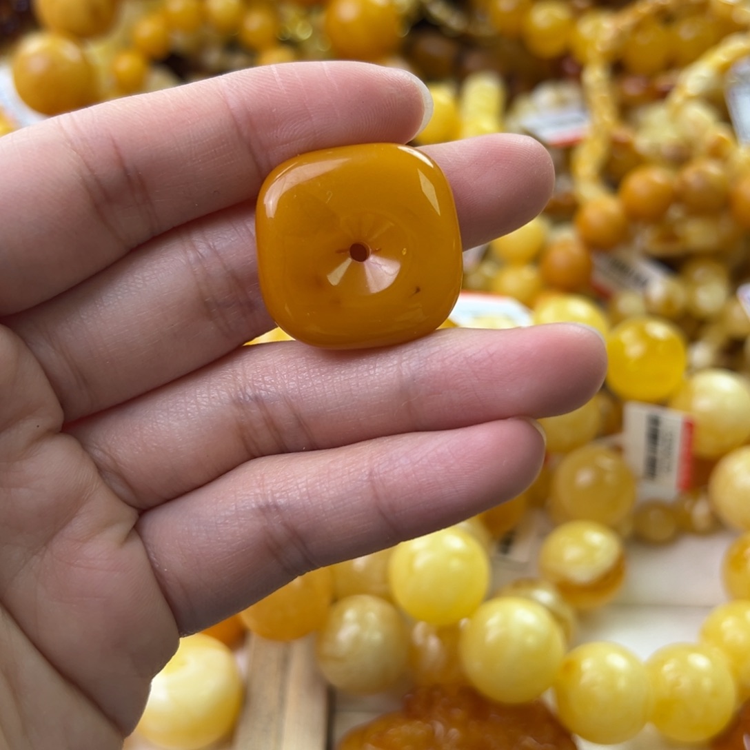 琥珀珠宝奇石未镶嵌