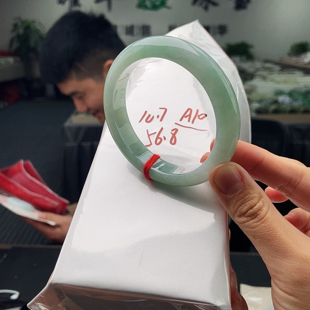 翡翠未镶嵌手镯拍一发一