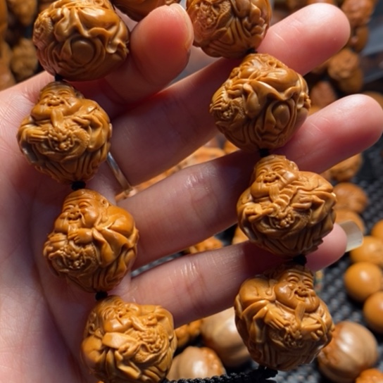 橄榄核吊坠龙财神