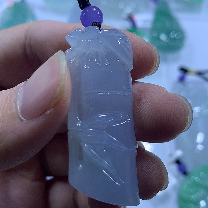 翡翠未镶嵌颈饰天然翡翠A货吊坠