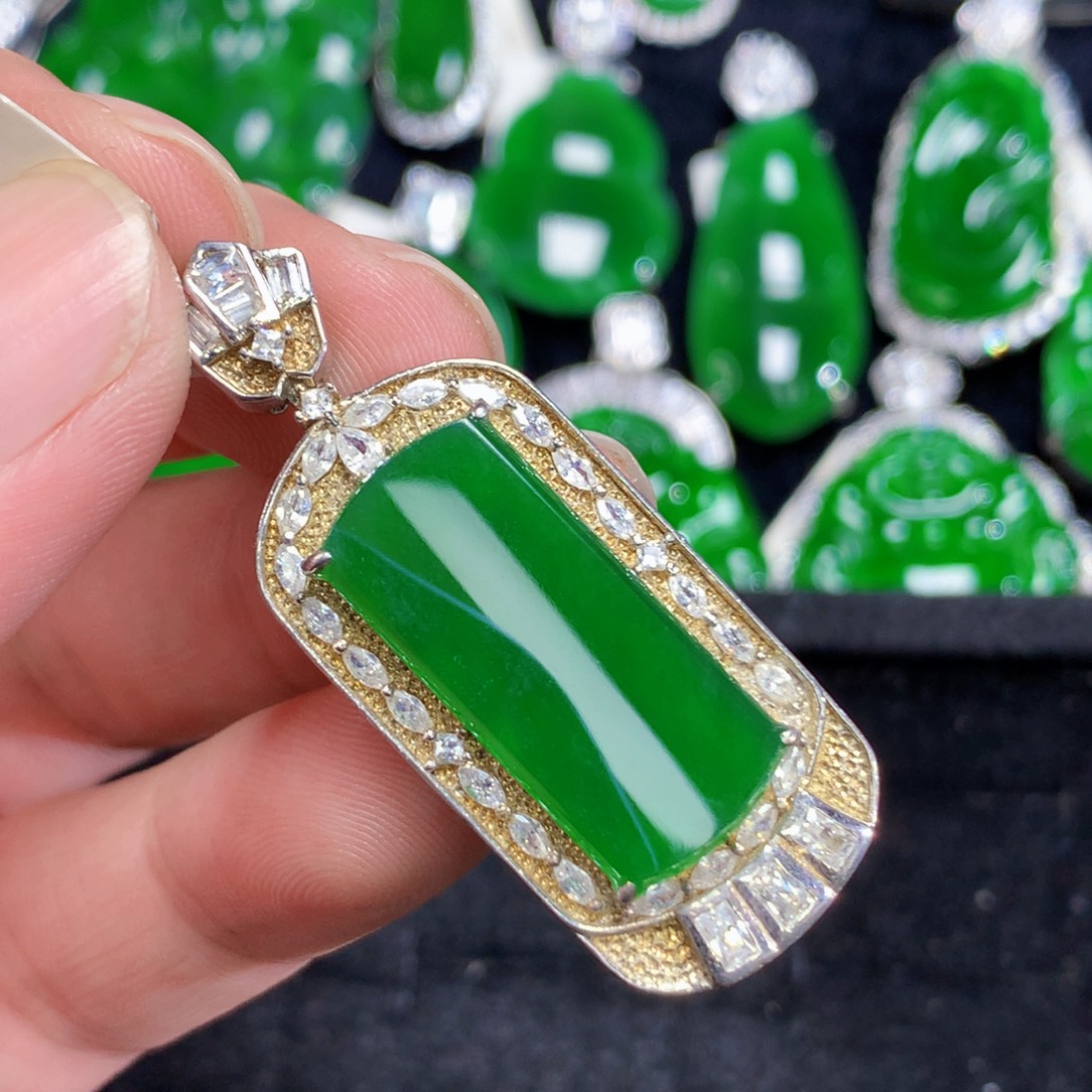 翡翠未镶嵌颈饰翡翠