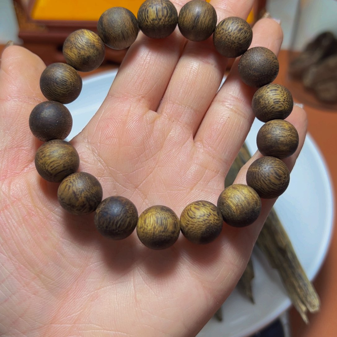 沉香手串Q**l沉香棋楠手串