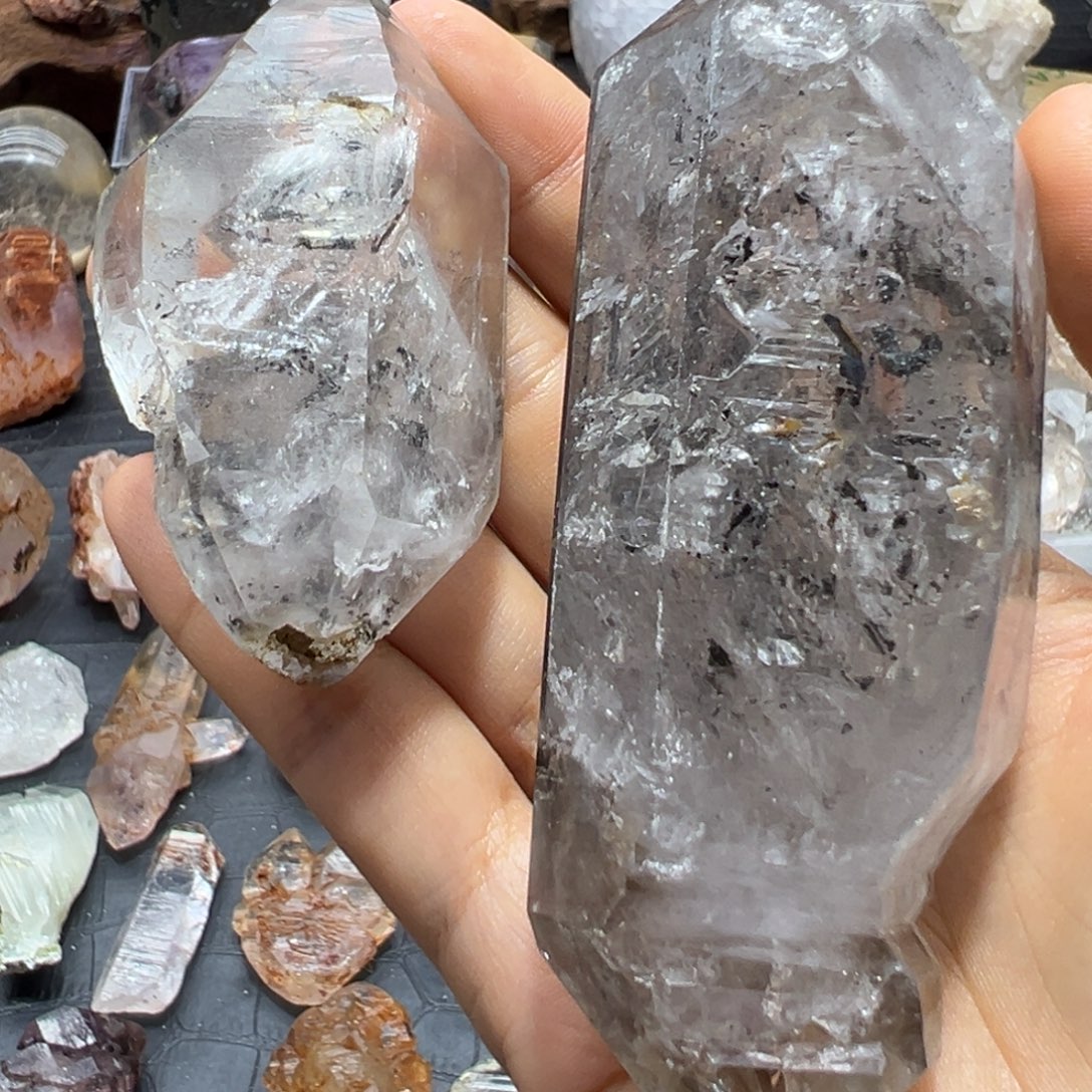 刘***哲石材两颗闪灵流沙瀑布