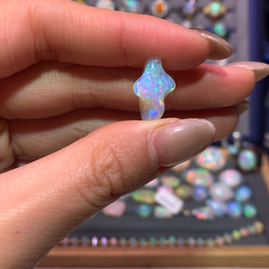 银S925镶嵌欧泊手链款式O****?