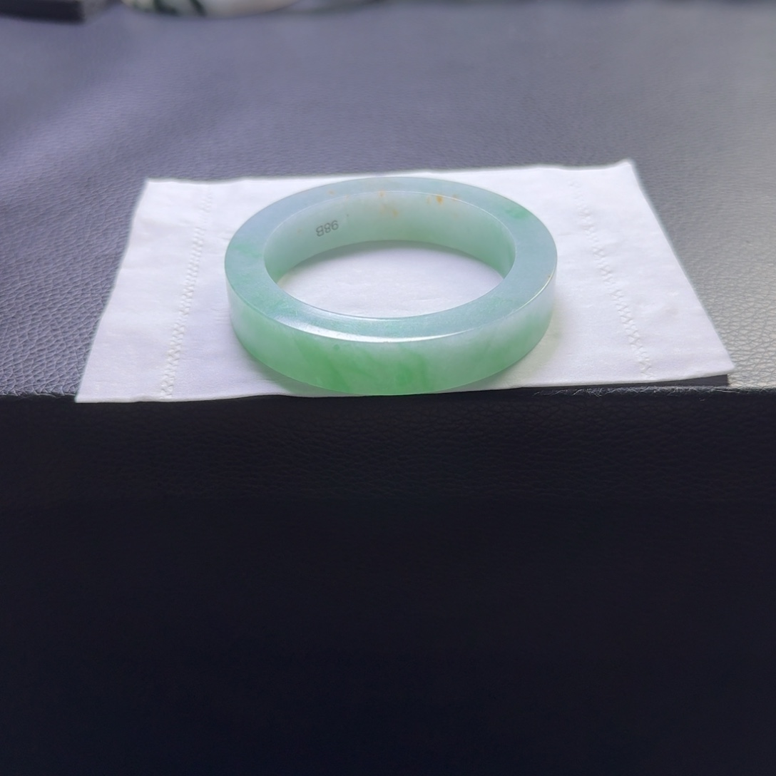 未镶嵌翡翠手镯定制翡翠