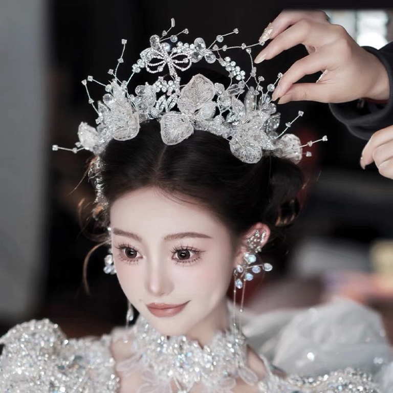 S195皇冠新娘头饰2025新款重工蕾丝水晶公主王冠奢华结婚主婚纱