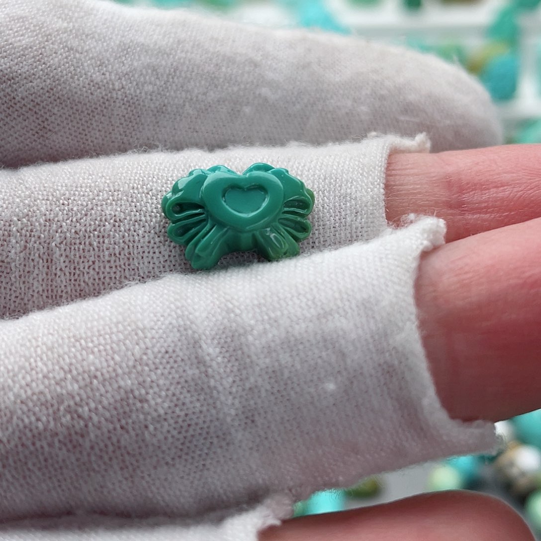 绿松石颈饰未镶嵌