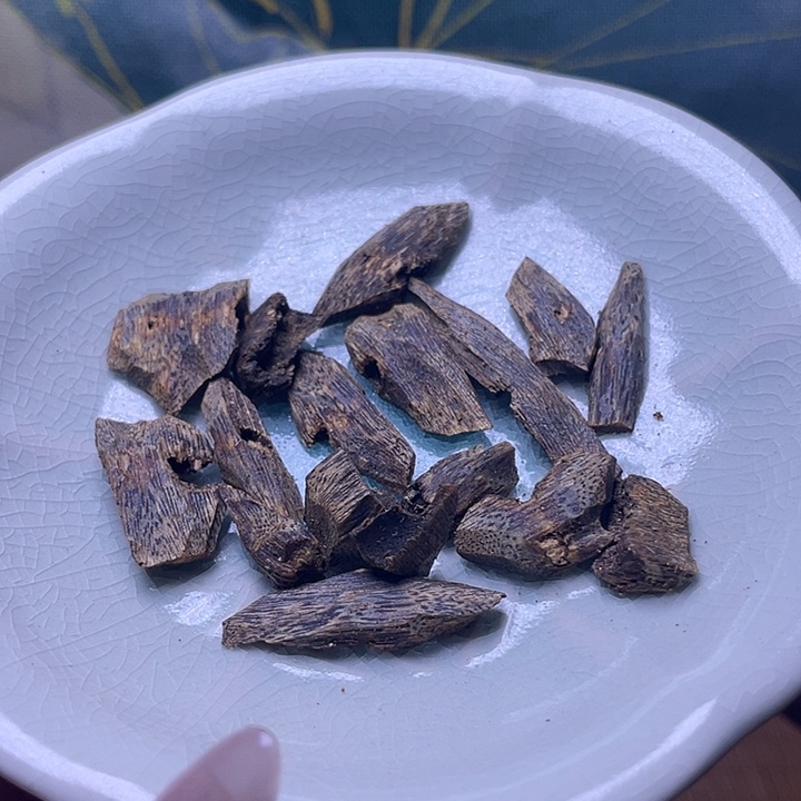 香榧木海南种植莺歌绿奇楠碎料10克福利