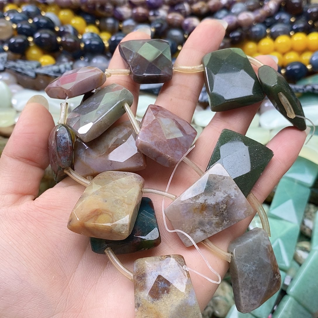 玛瑙/玉髓未镶嵌珠宝半成品印度玛瑙一条