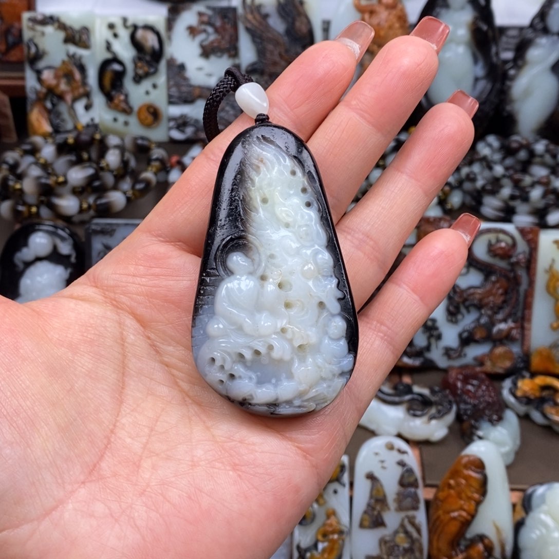 颈饰未镶嵌和田玉