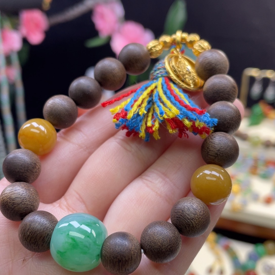 翡翠颈饰18K金镶嵌一串