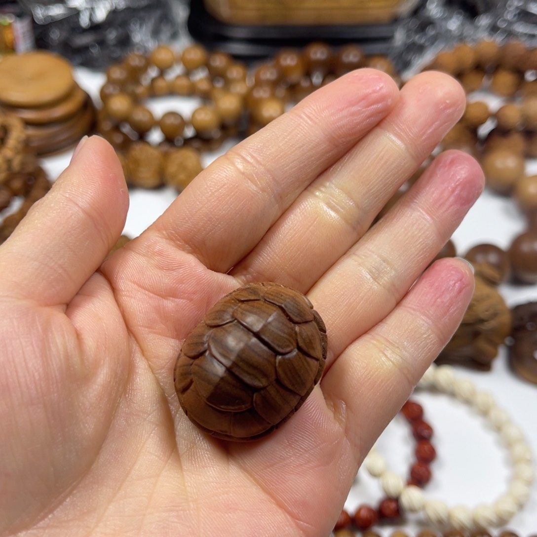 檀香木横纹富甲挂件