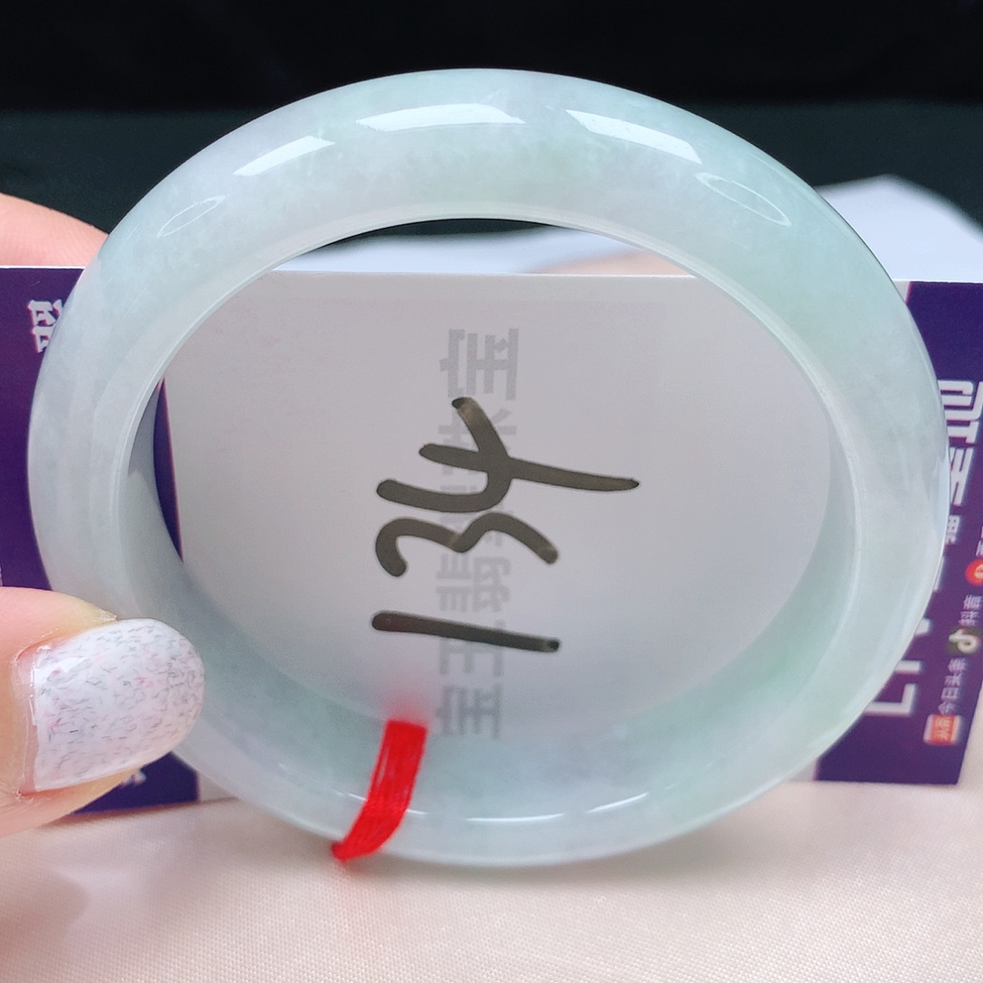 翡翠手镯未镶嵌56圈口