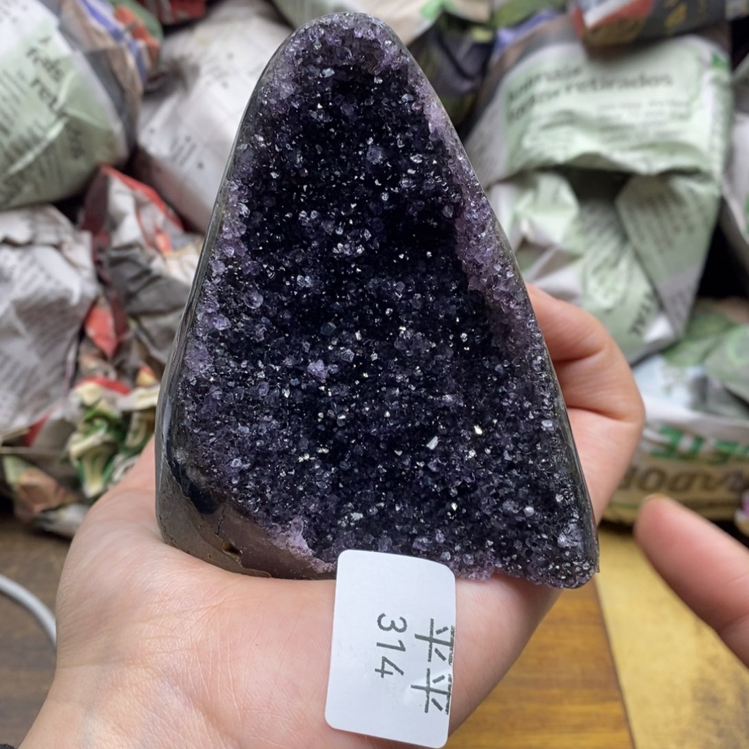 紫晶乌拉圭未镶嵌