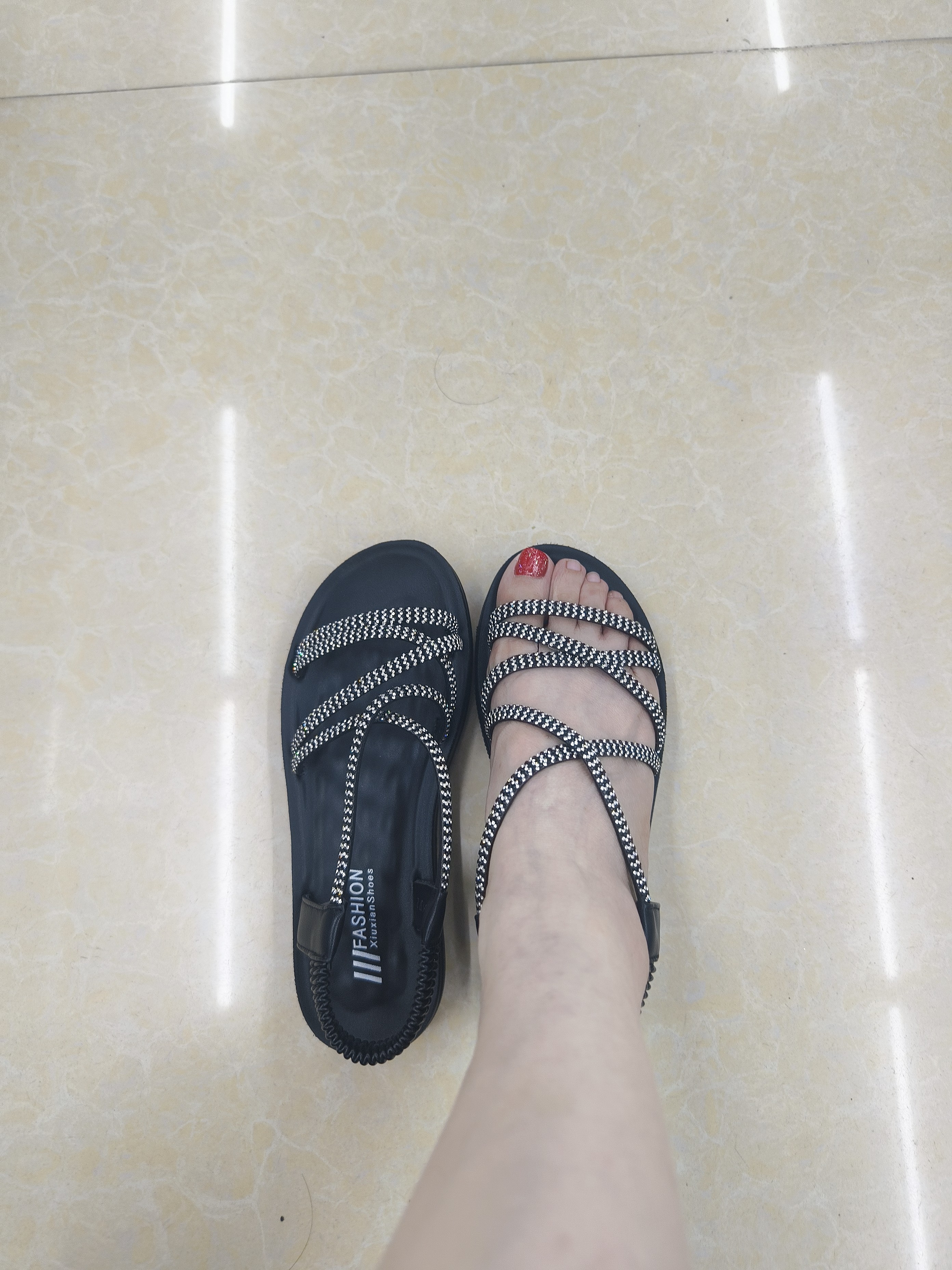 新款凉鞋时尚百搭