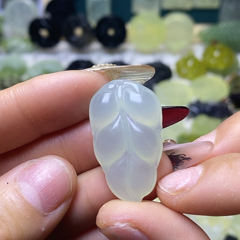 【闪购商品】蛇纹石玉颈饰未镶嵌
